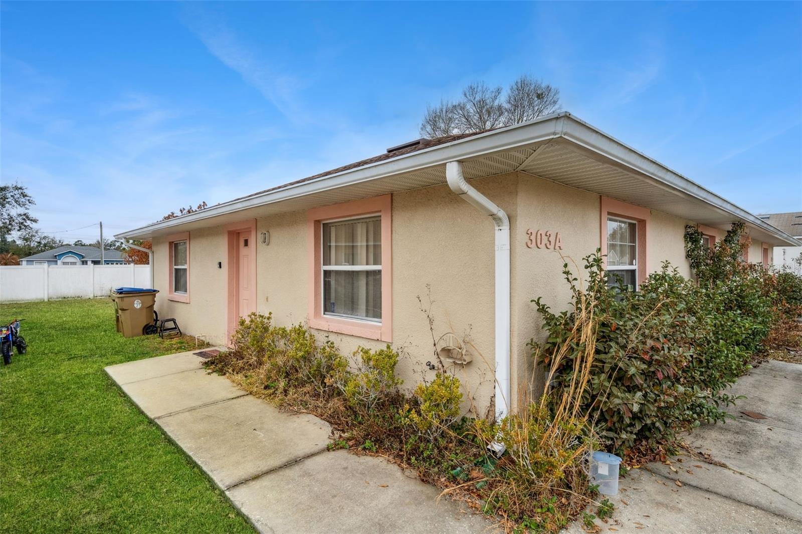 Image 18 of 37 For 303 Azincourt Lane A & B