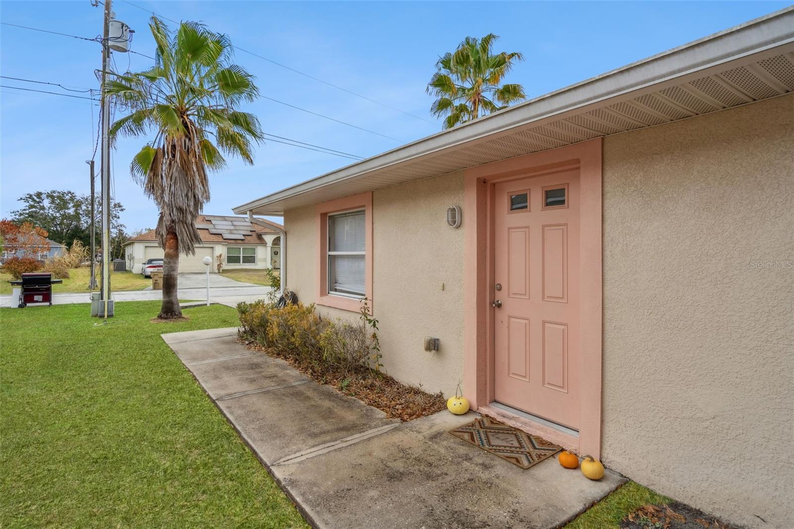 Image 3 of 37 For 303 Azincourt Lane A & B