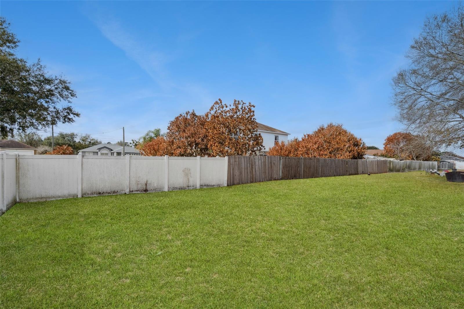 Image 30 of 37 For 303 Azincourt Lane A & B