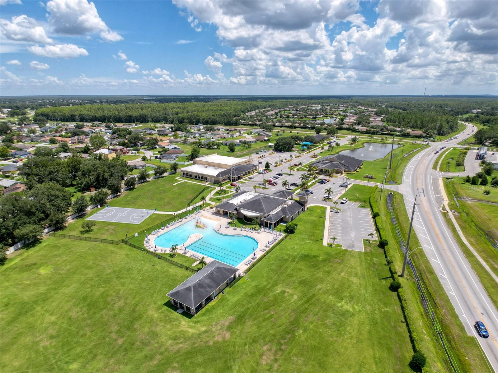 Image 34 of 37 For 303 Azincourt Lane A & B