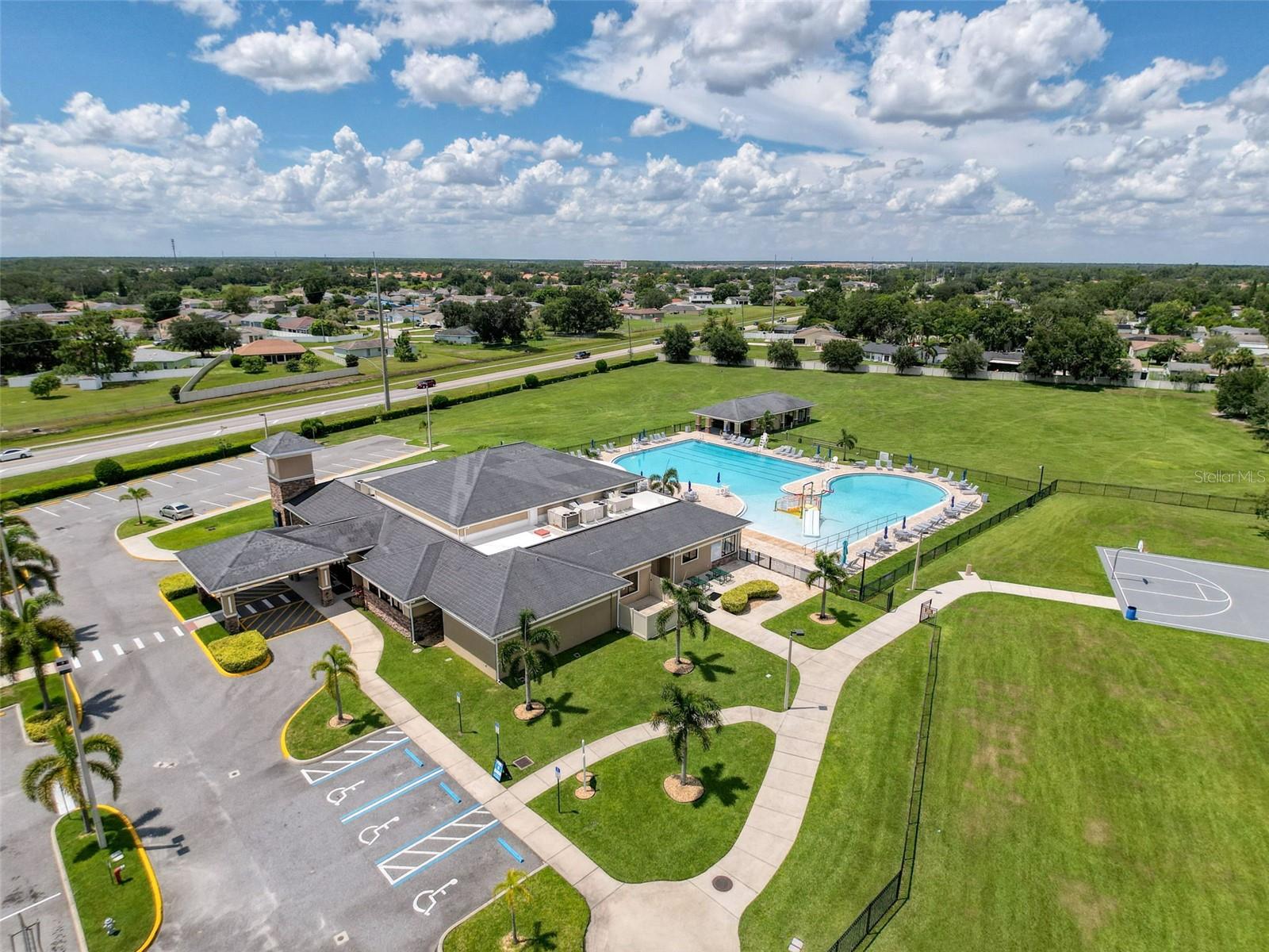 Image 36 of 37 For 303 Azincourt Lane A & B