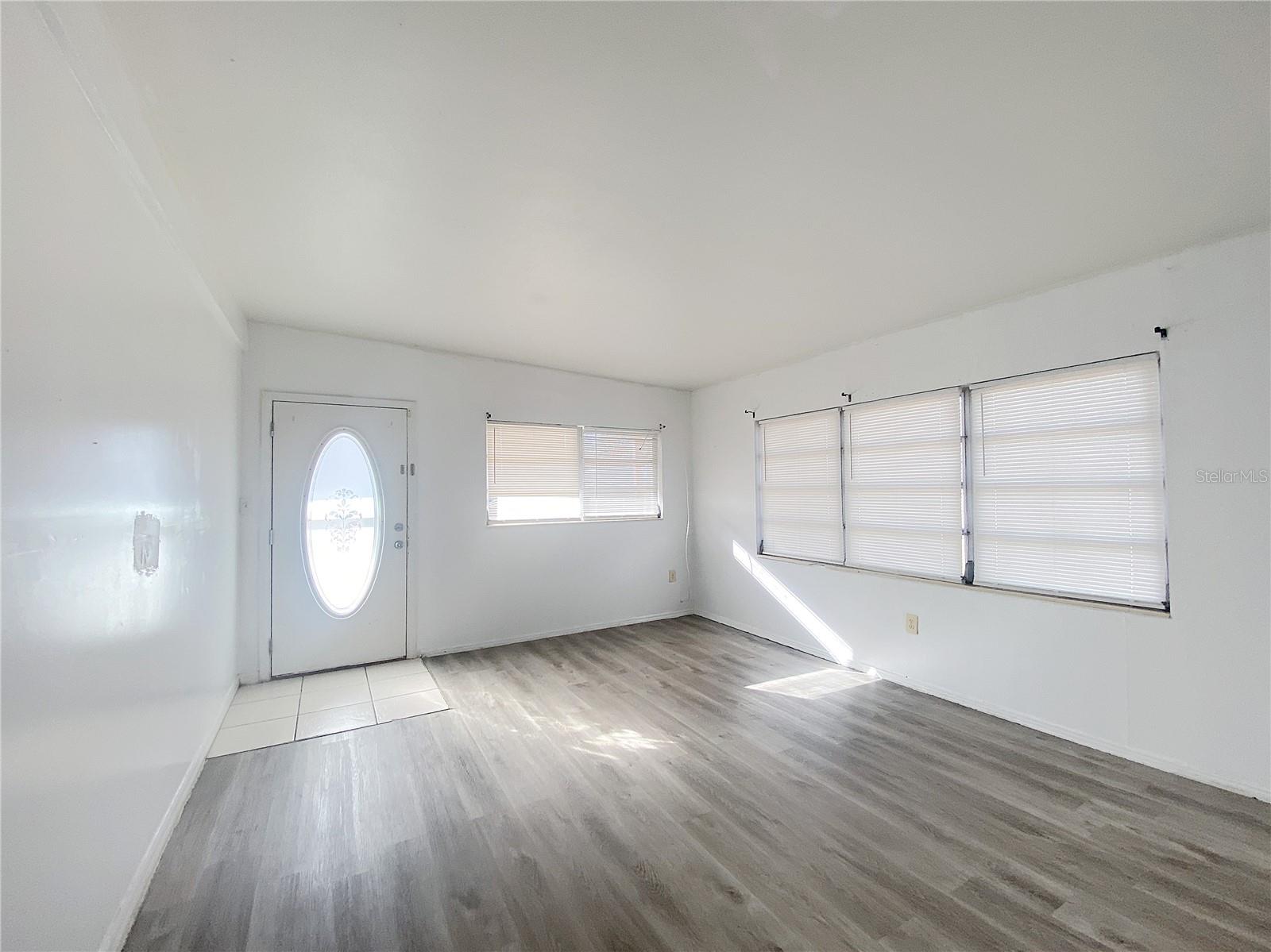 Image 10 of 25 For 390 16th Street Ne