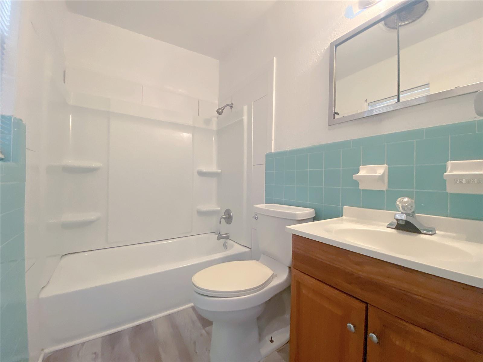 Image 16 of 25 For 390 16th Street Ne