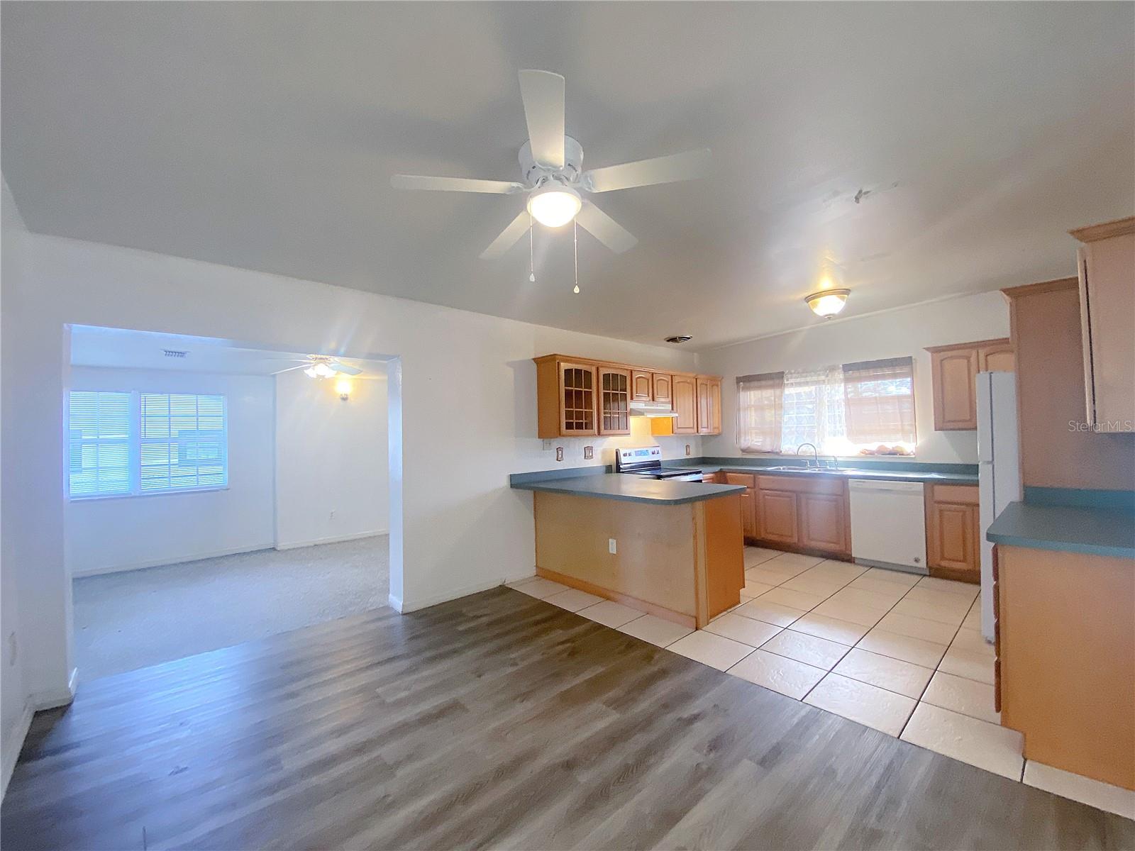 Image 5 of 25 For 390 16th Street Ne