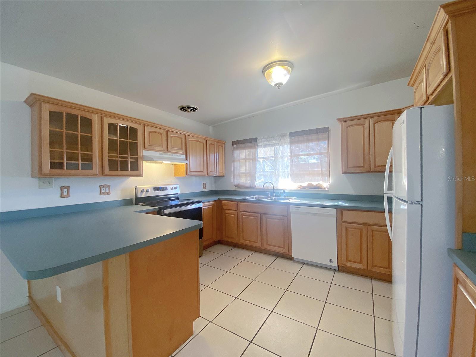 Image 8 of 25 For 390 16th Street Ne