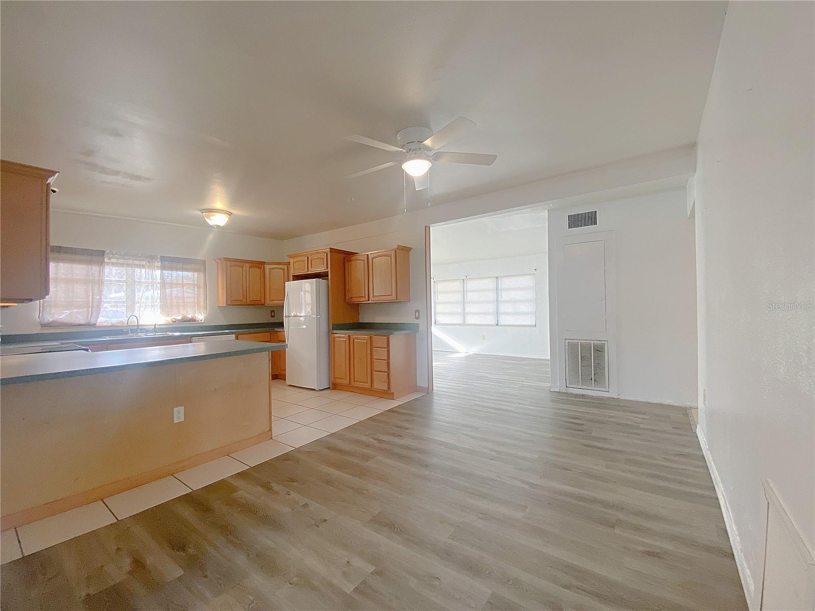 Image 9 of 25 For 390 16th Street Ne