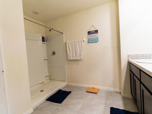 Image 21 of 33 For 5509 Logan Cave Avenue N