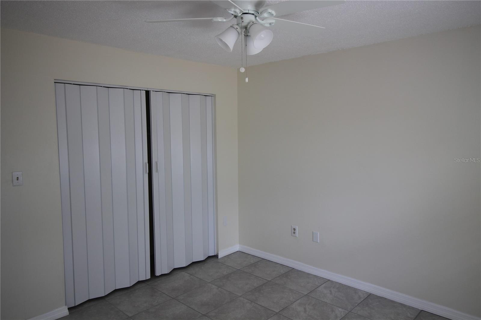 Image 4 of 6 For 920 Columbia Avenue