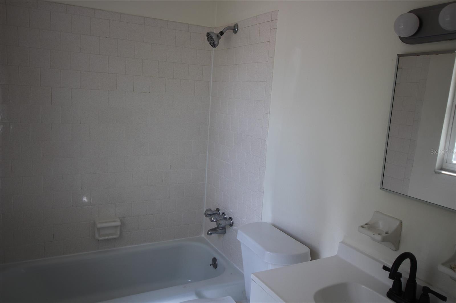 Image 6 of 6 For 920 Columbia Avenue