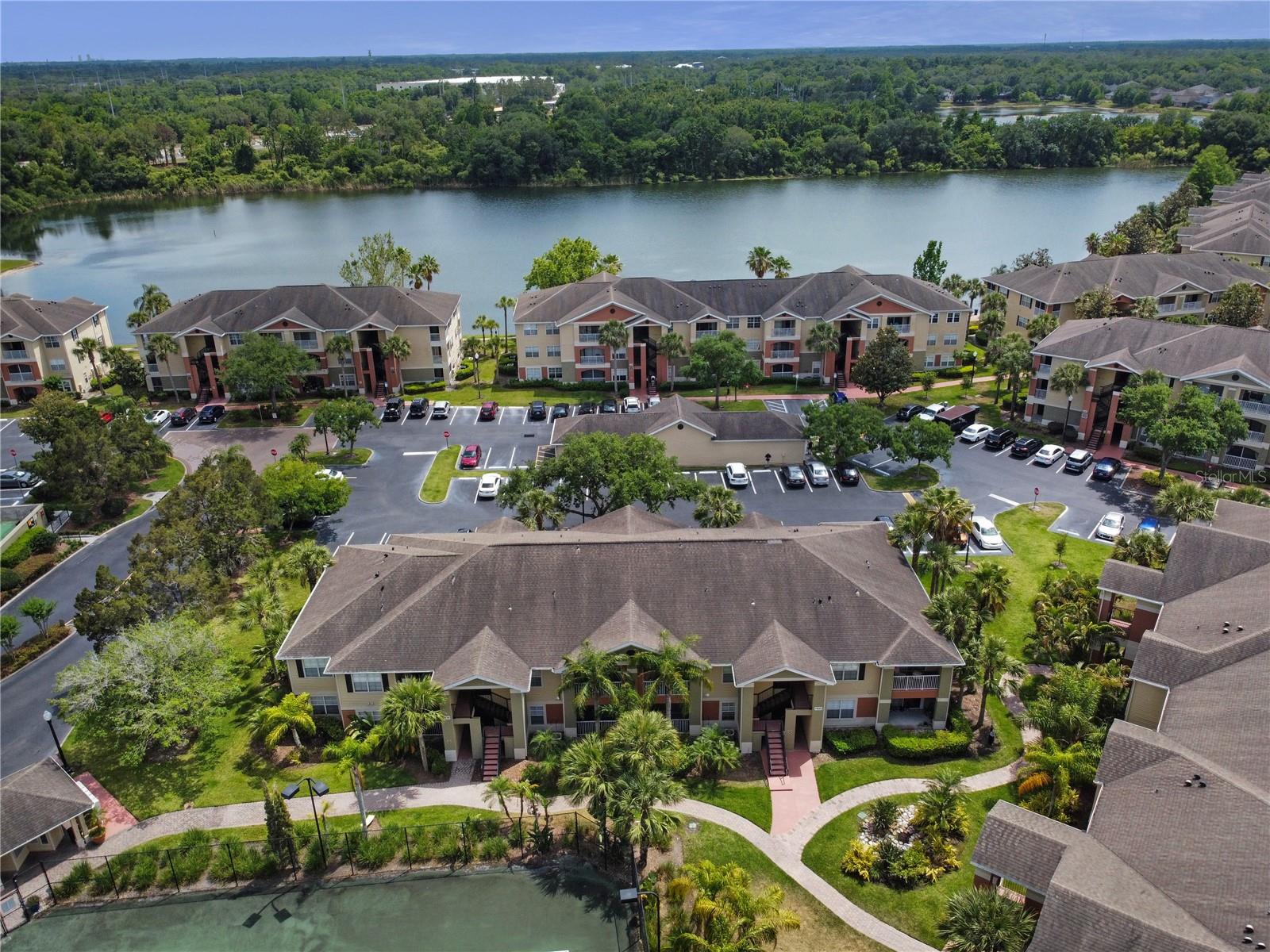 Image 4 of 20 For 1930 Summer Club Drive 106