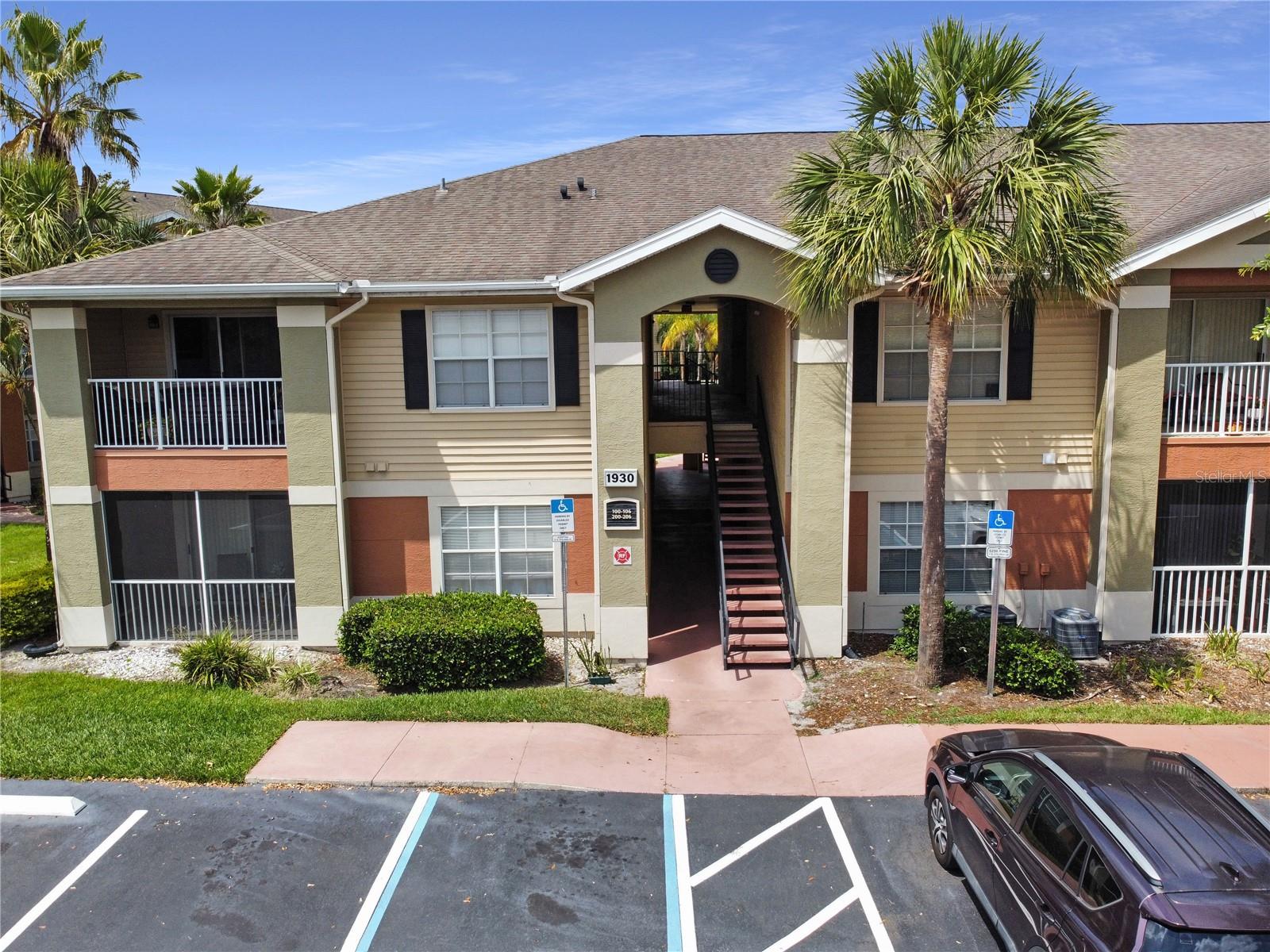 Image 5 of 20 For 1930 Summer Club Drive 106