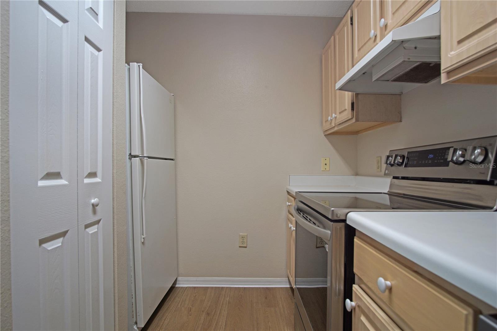 Image 6 of 20 For 1930 Summer Club Drive 106