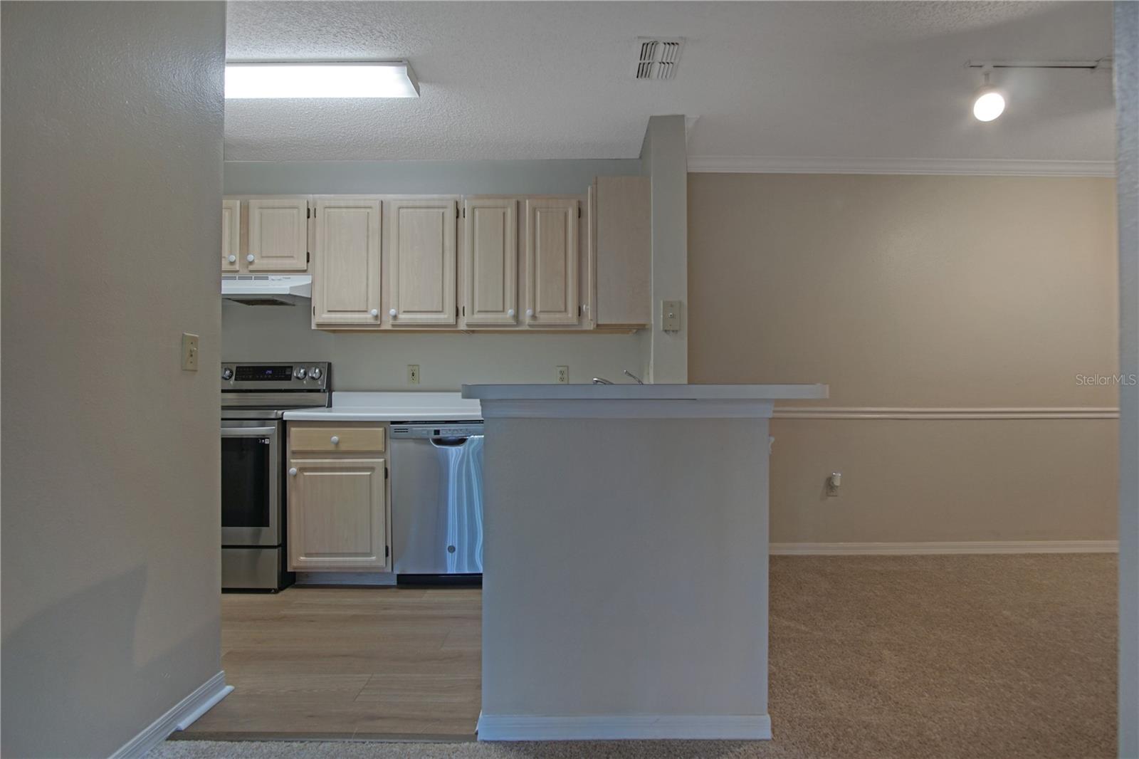 Image 8 of 20 For 1930 Summer Club Drive 106