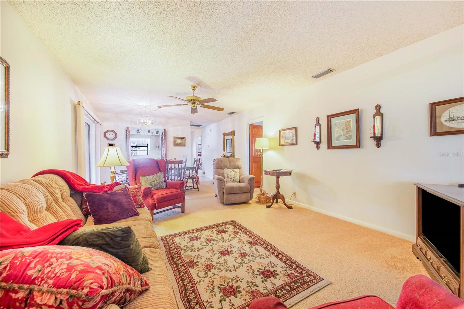 Image 11 of 50 For 459 Pinehurst Court