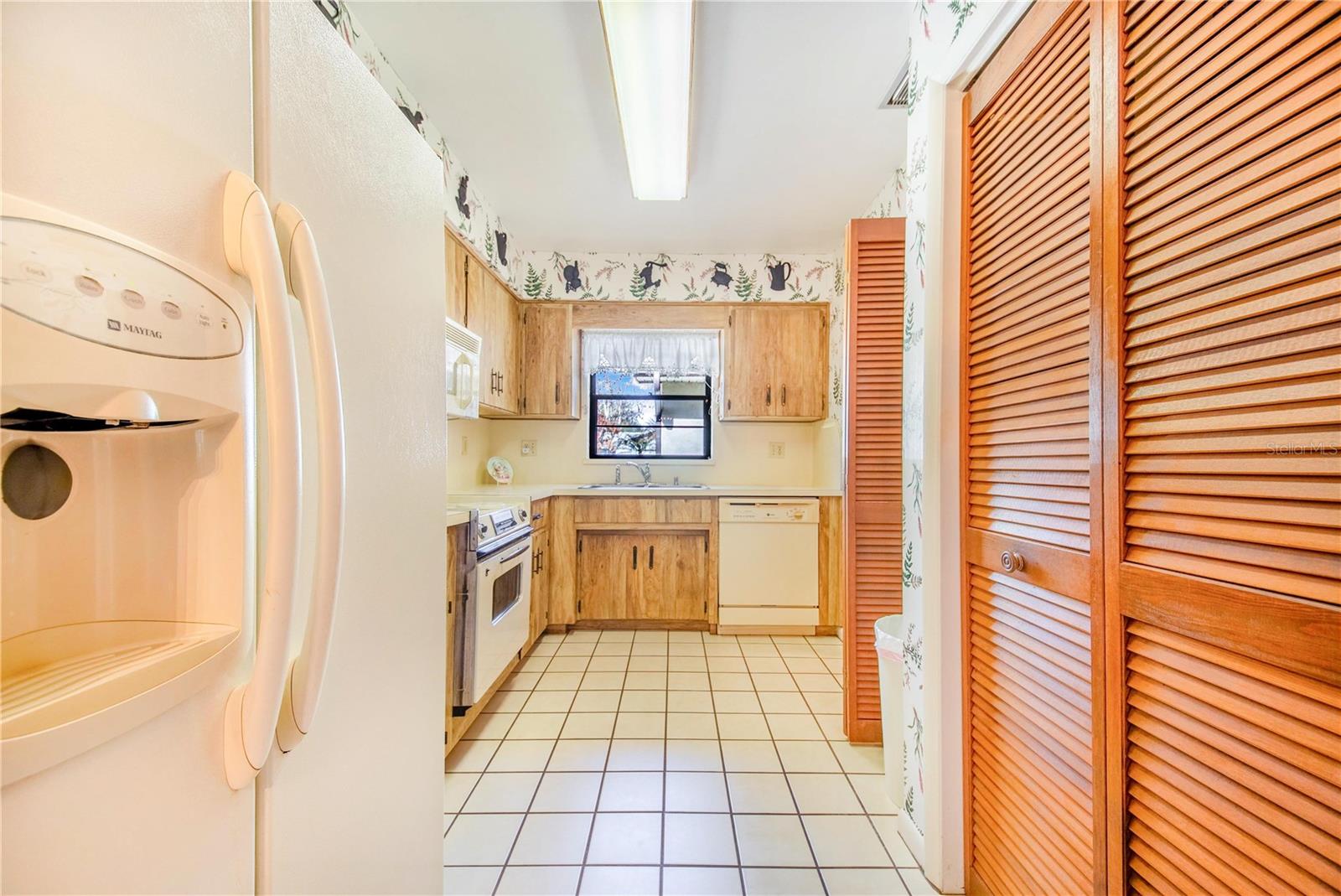 Image 18 of 50 For 459 Pinehurst Court