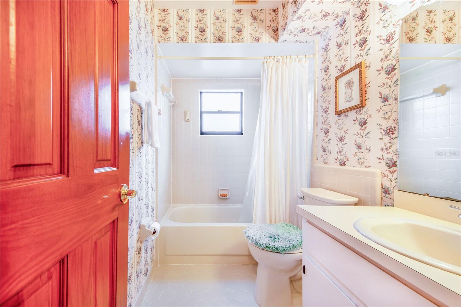 Image 20 of 50 For 459 Pinehurst Court