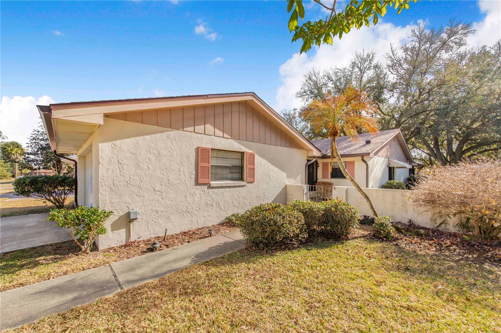 Image 5 of 50 For 459 Pinehurst Court