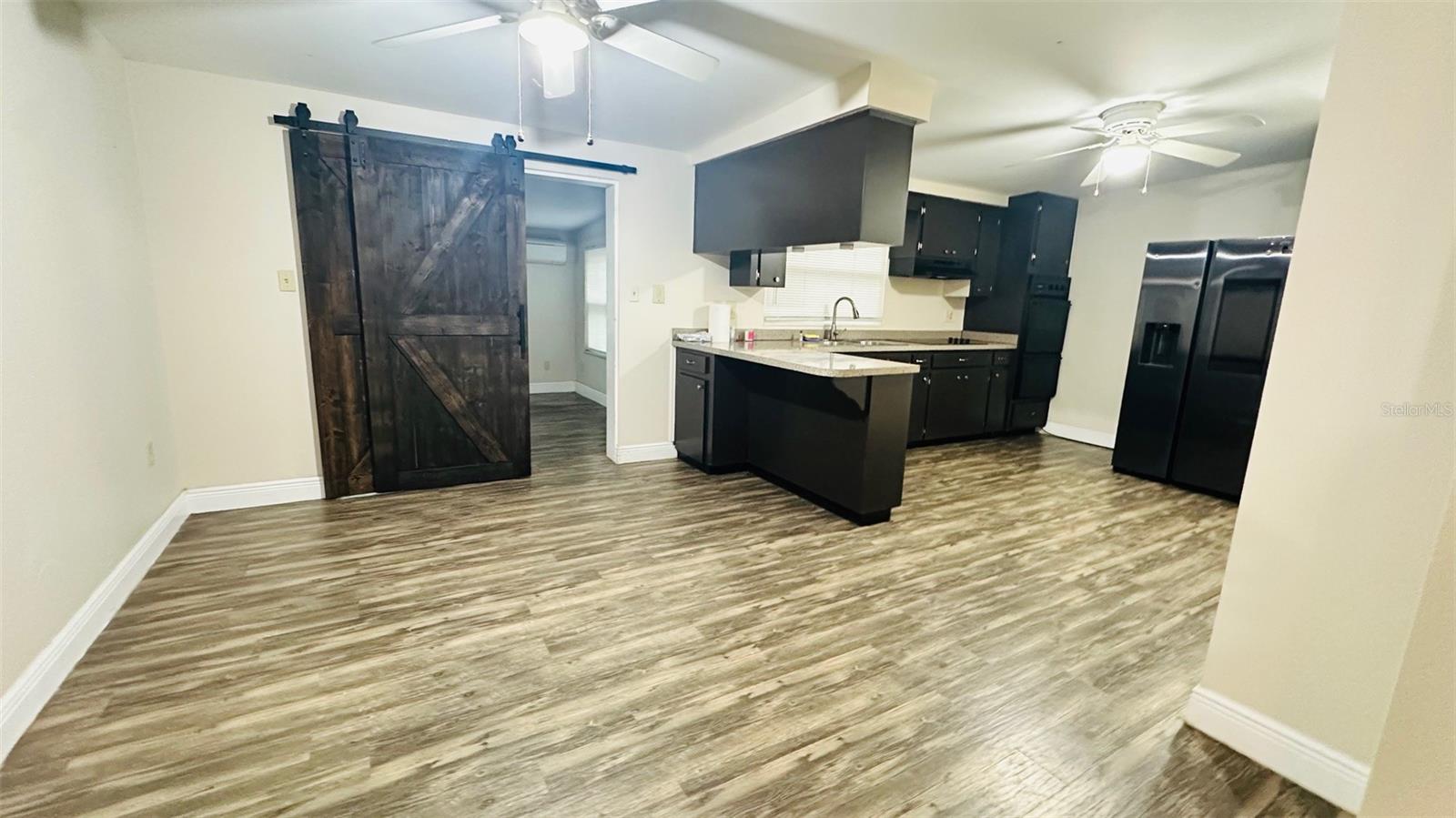 Image 5 of 16 For 14 Lamplight Lane