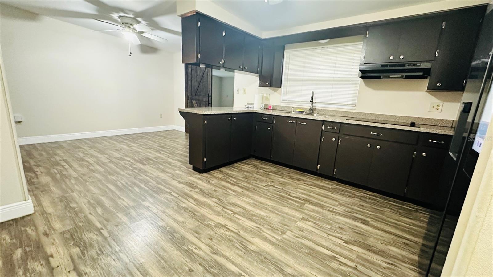 Image 6 of 16 For 14 Lamplight Lane