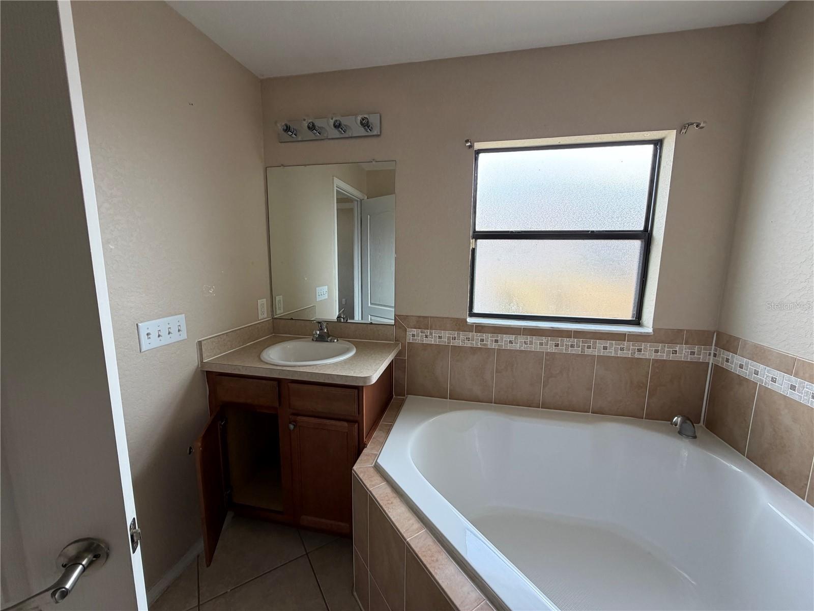 Image 19 of 23 For 760 Auburn Preserve Boulevard