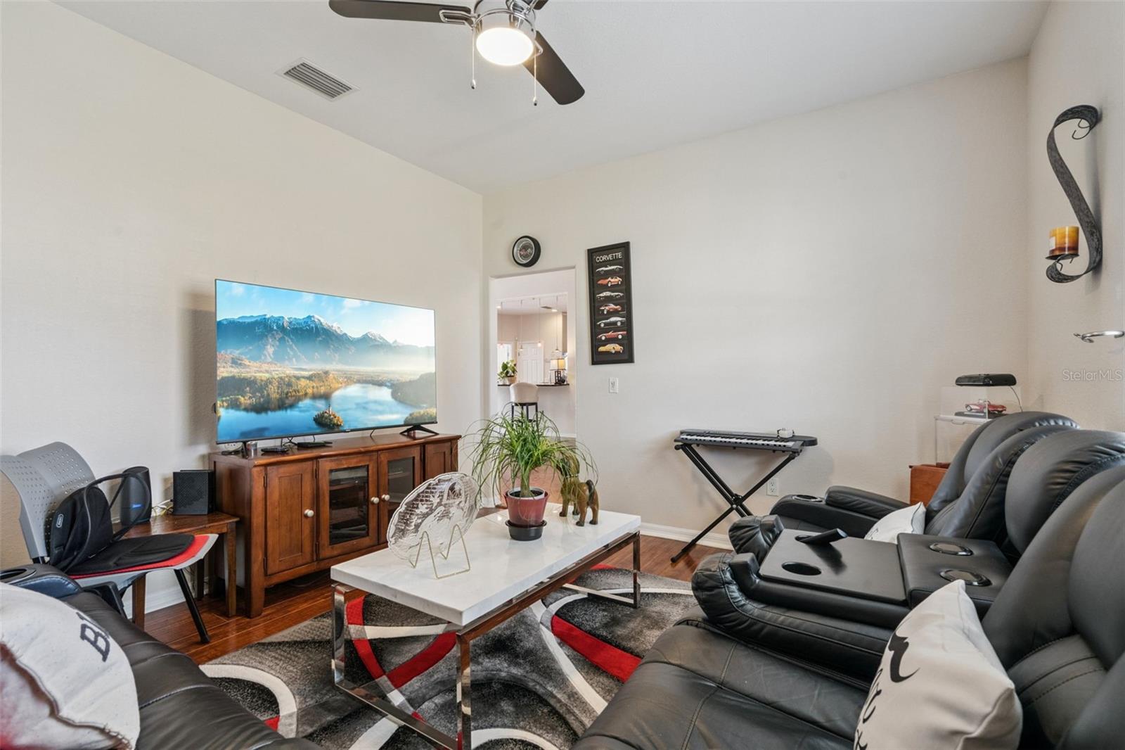 Image 16 of 37 For 446 Terranova Street