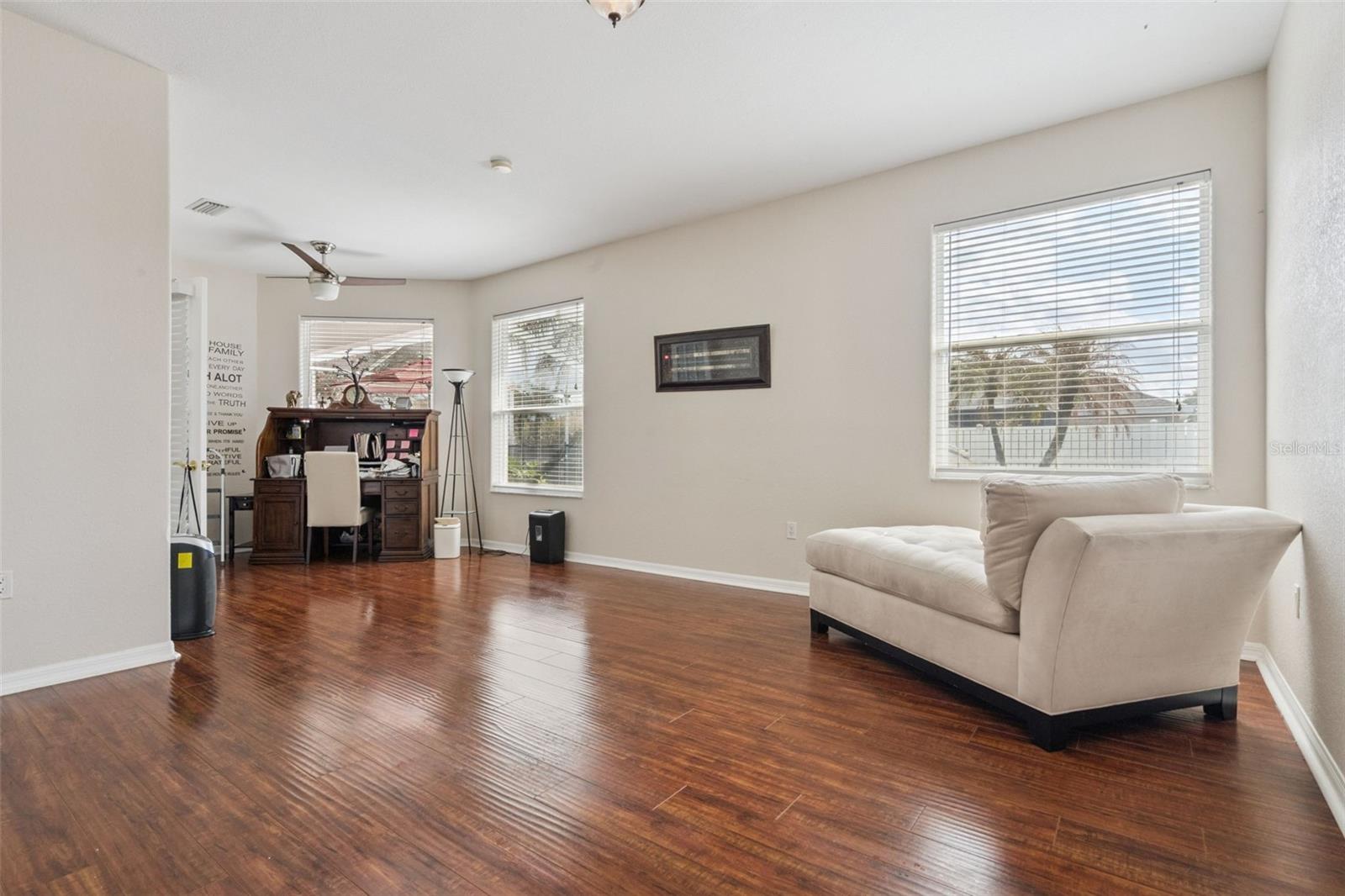 Image 17 of 37 For 446 Terranova Street