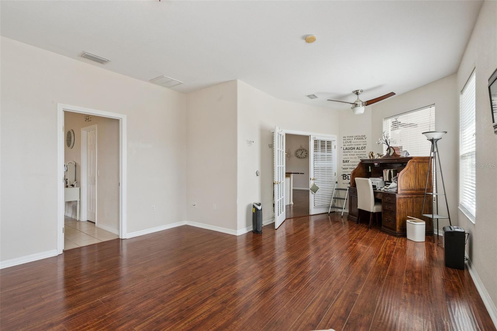 Image 19 of 37 For 446 Terranova Street