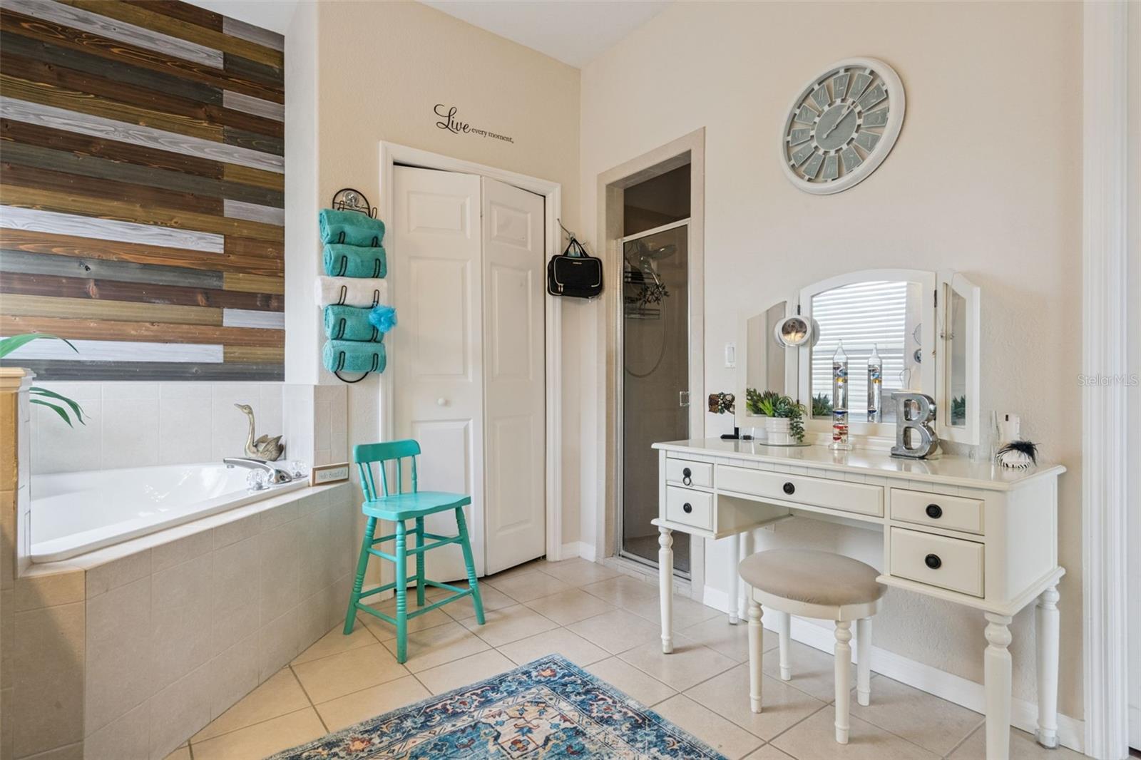 Image 21 of 37 For 446 Terranova Street