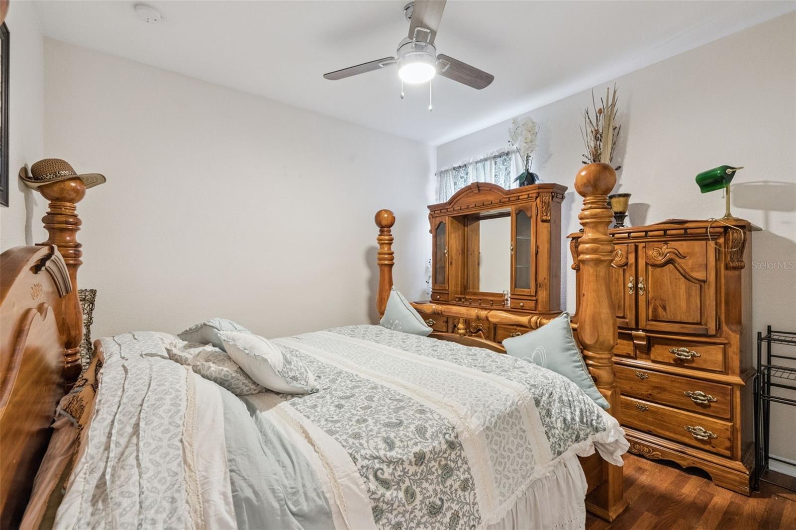 Image 24 of 37 For 446 Terranova Street