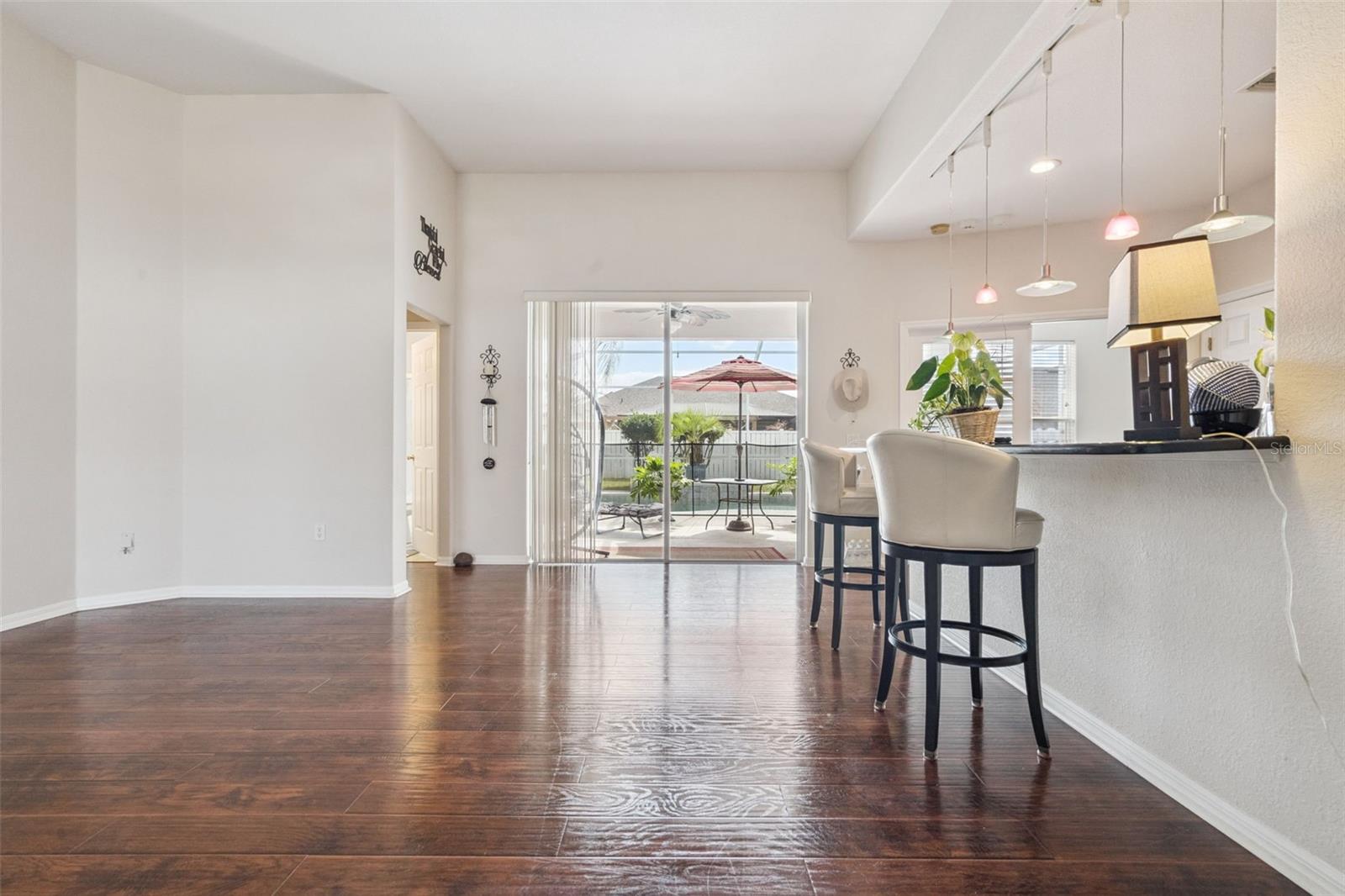 Image 9 of 37 For 446 Terranova Street