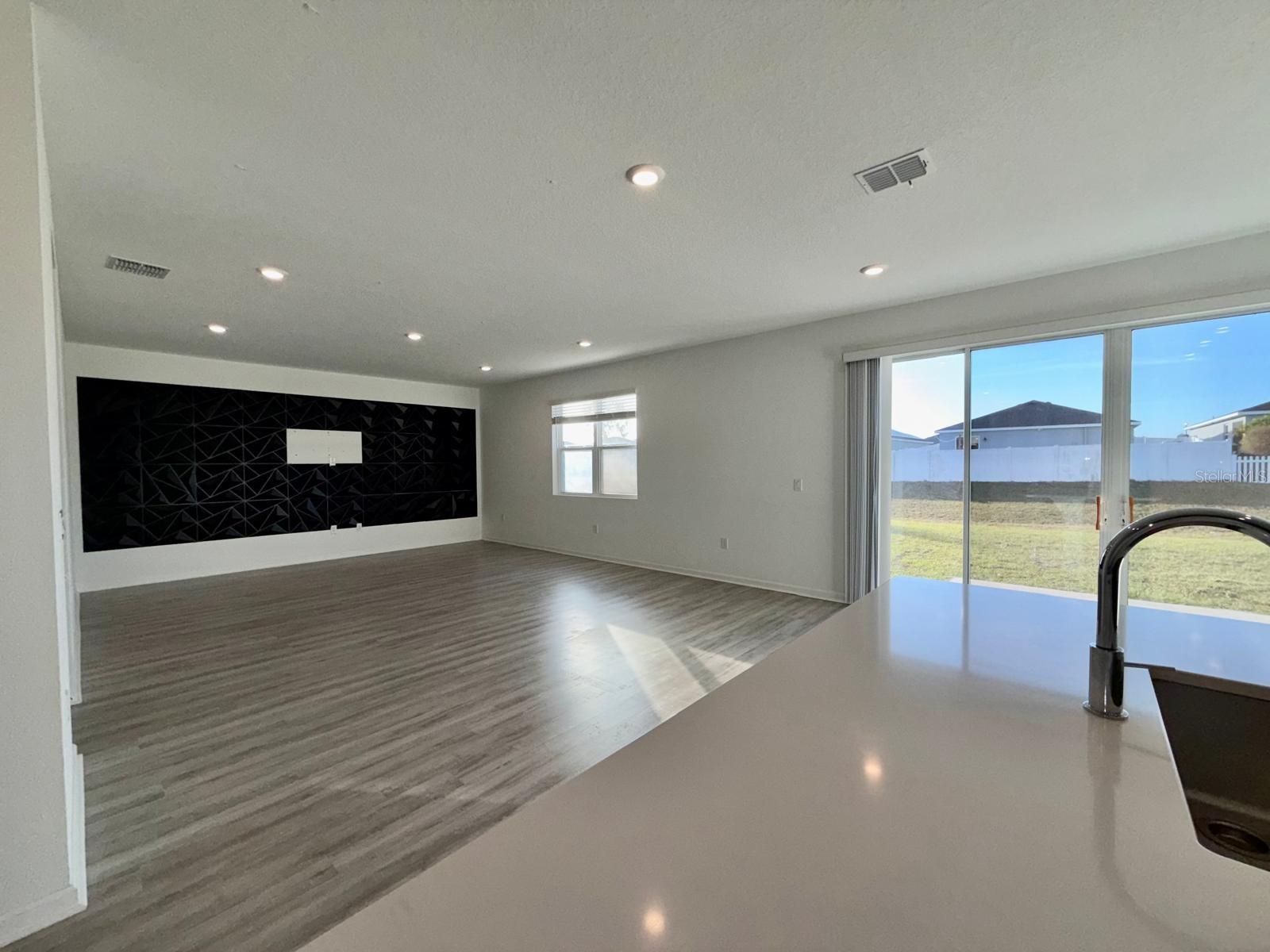 Image 11 of 39 For 1209 Mattie Pointe Boulevard