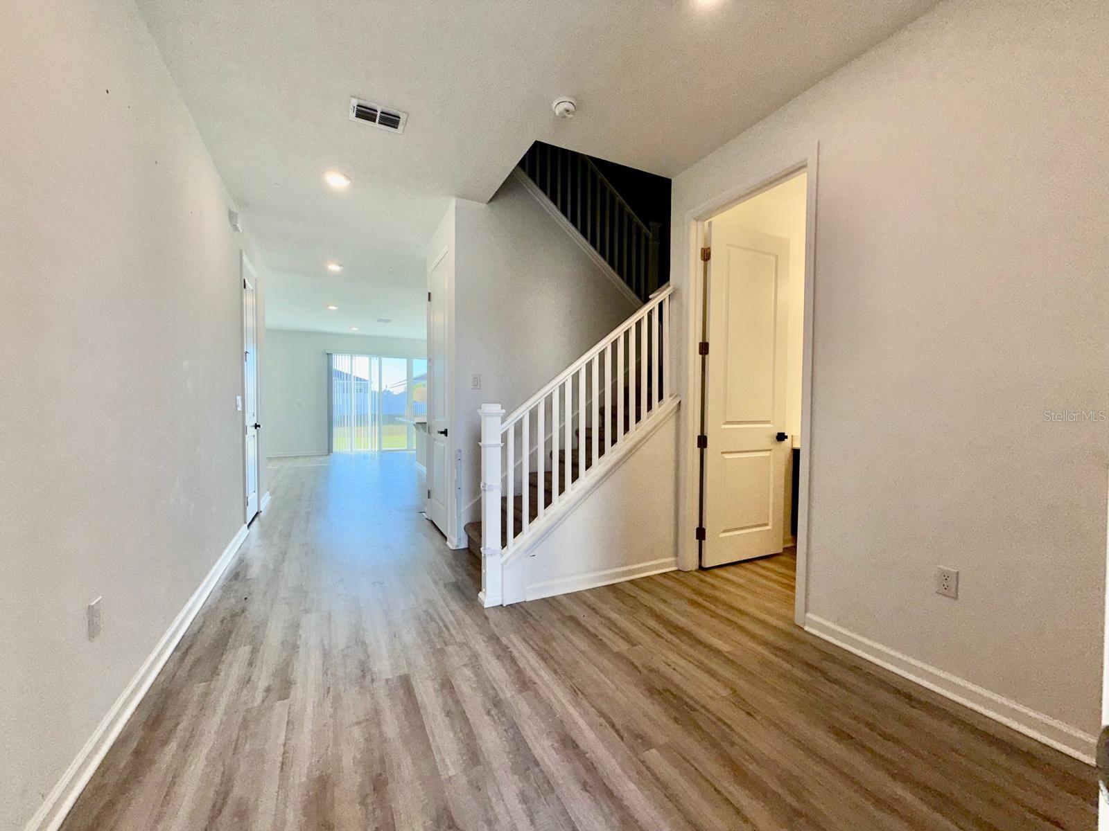 Image 2 of 39 For 1209 Mattie Pointe Boulevard