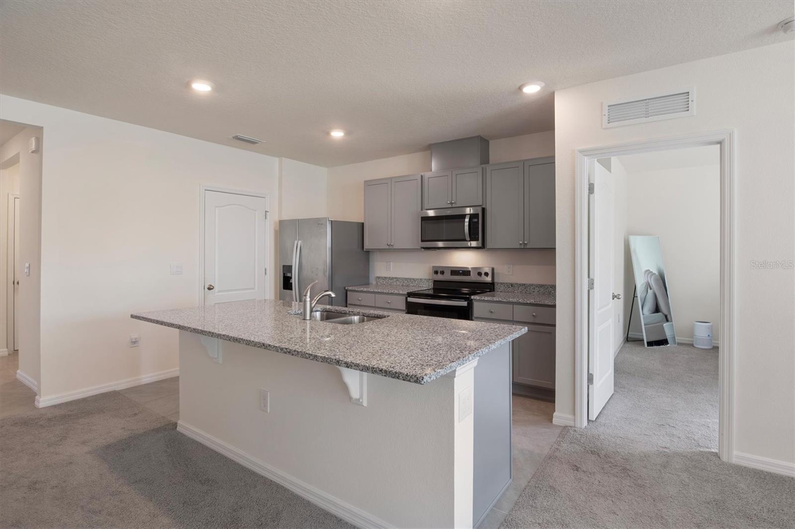 Image 11 of 36 For 2006 Doe Run Drive