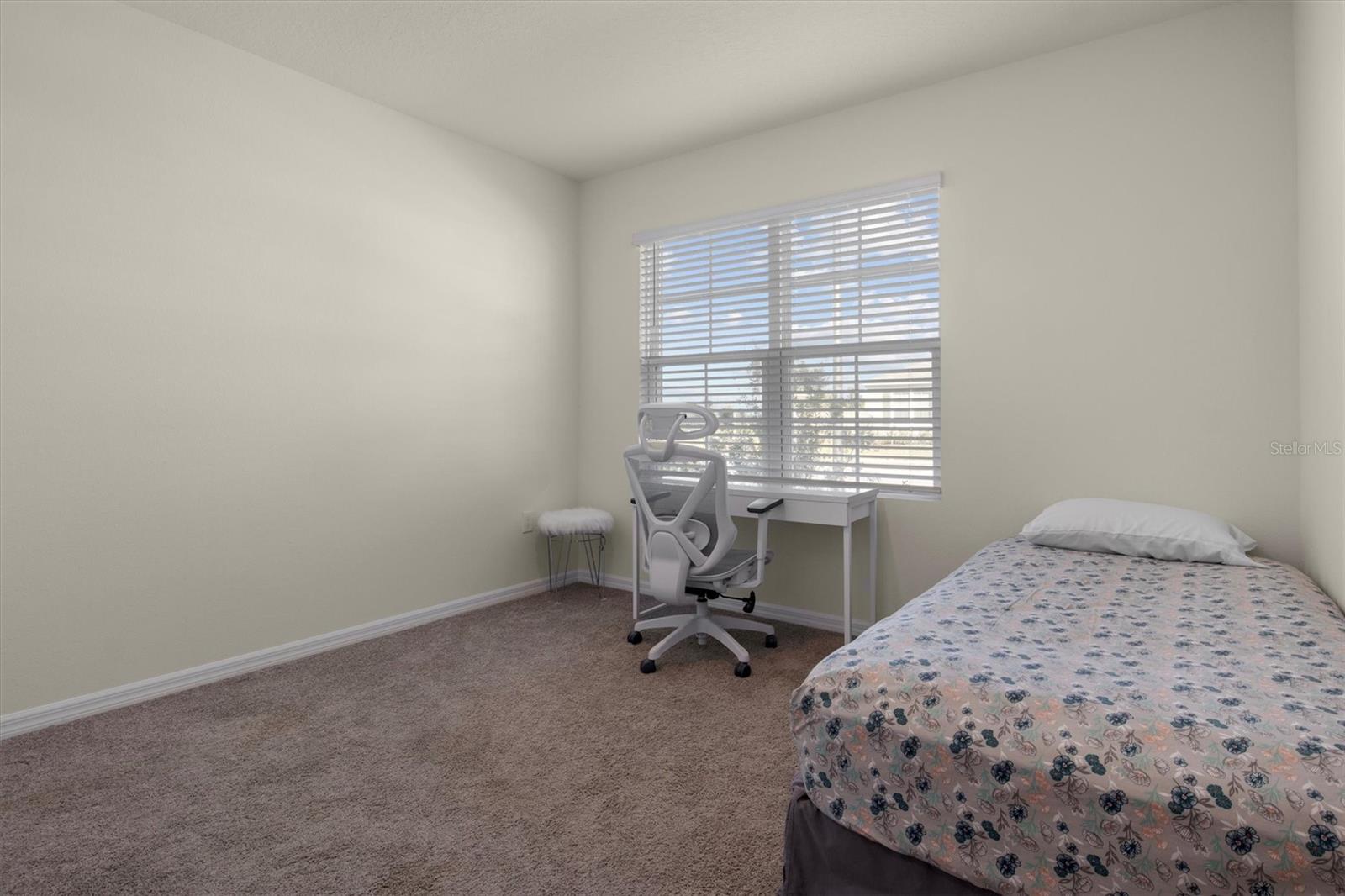 Image 20 of 36 For 2006 Doe Run Drive