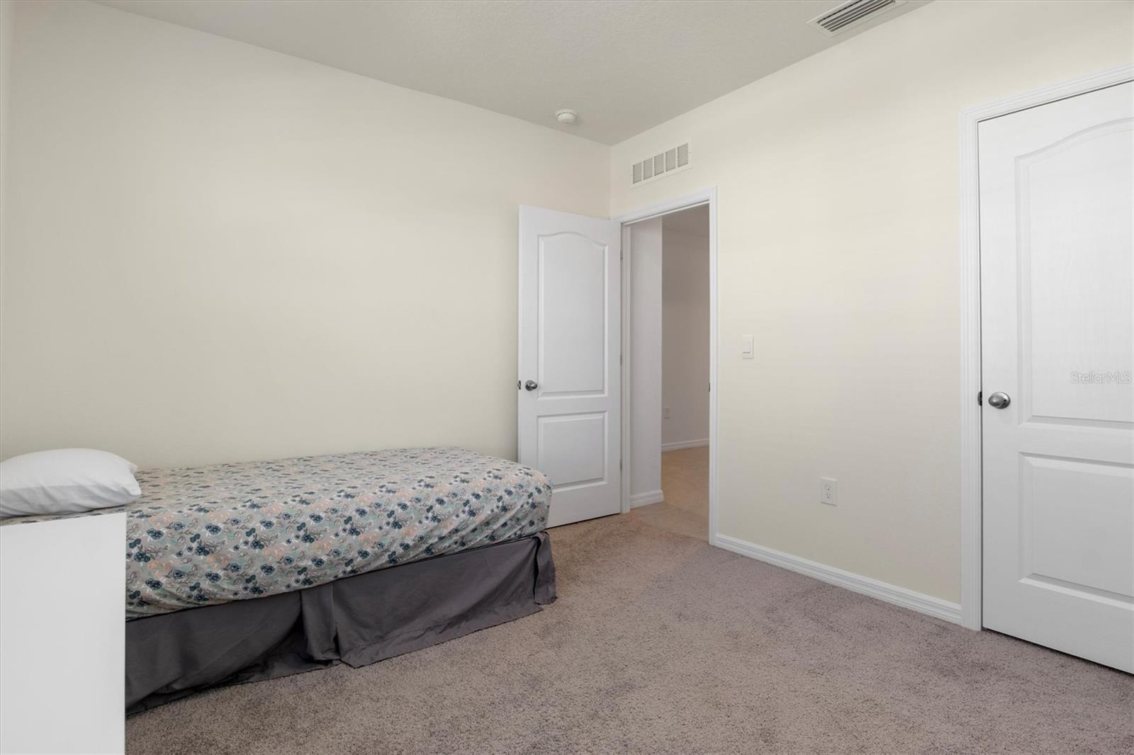 Image 21 of 36 For 2006 Doe Run Drive