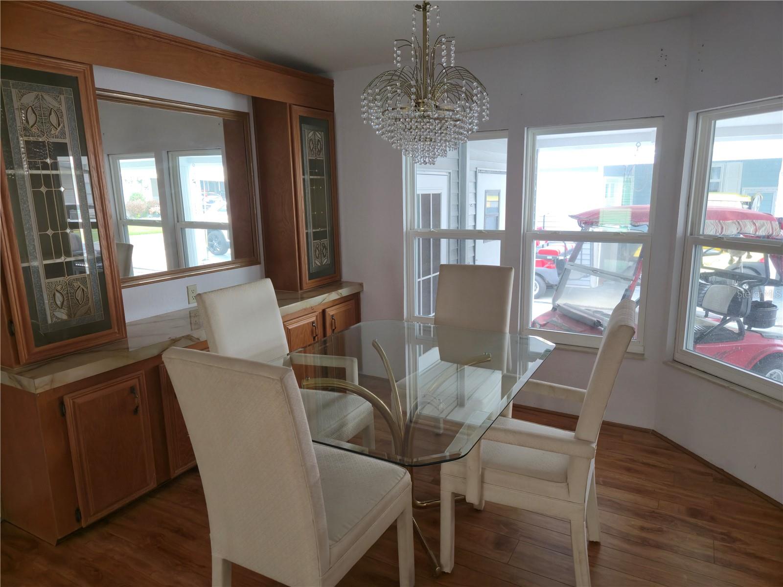 Image 13 of 100 For 131 Victoria Drive