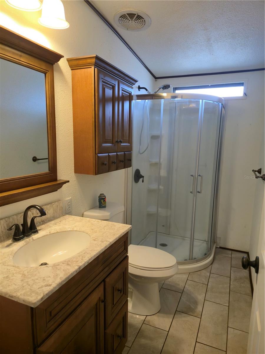 Image 14 of 100 For 131 Victoria Drive