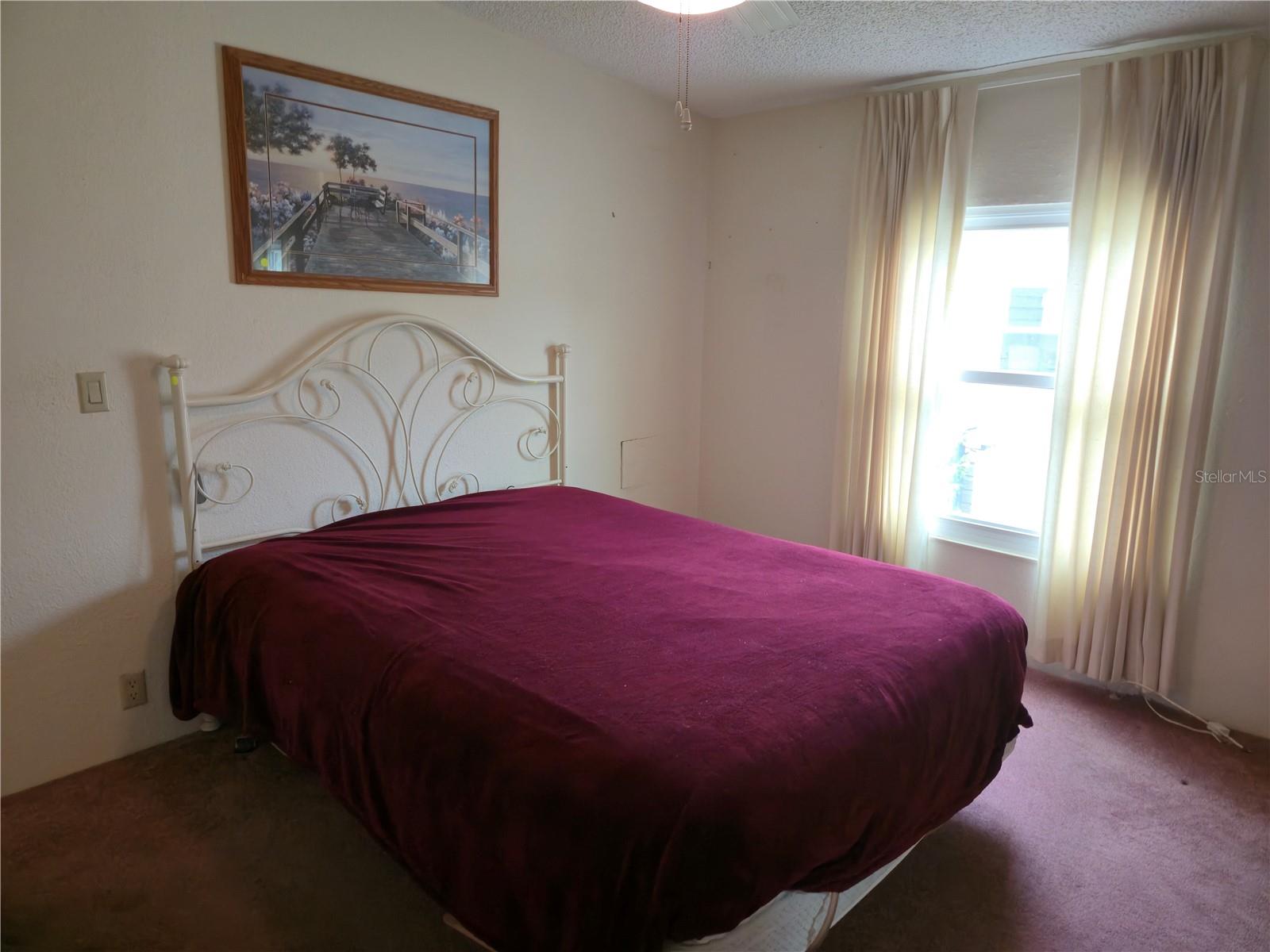 Image 16 of 100 For 131 Victoria Drive