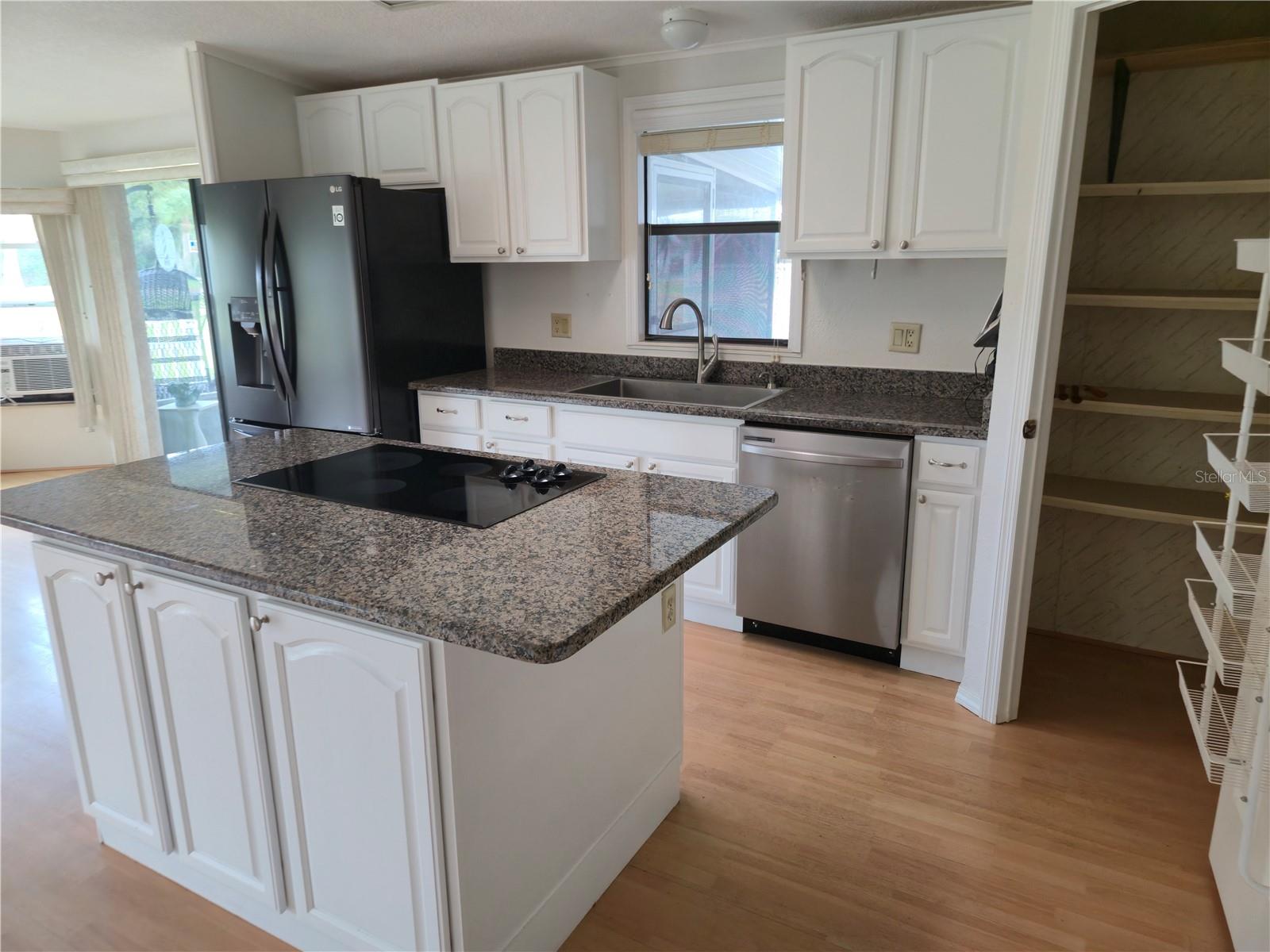 Image 18 of 100 For 131 Victoria Drive