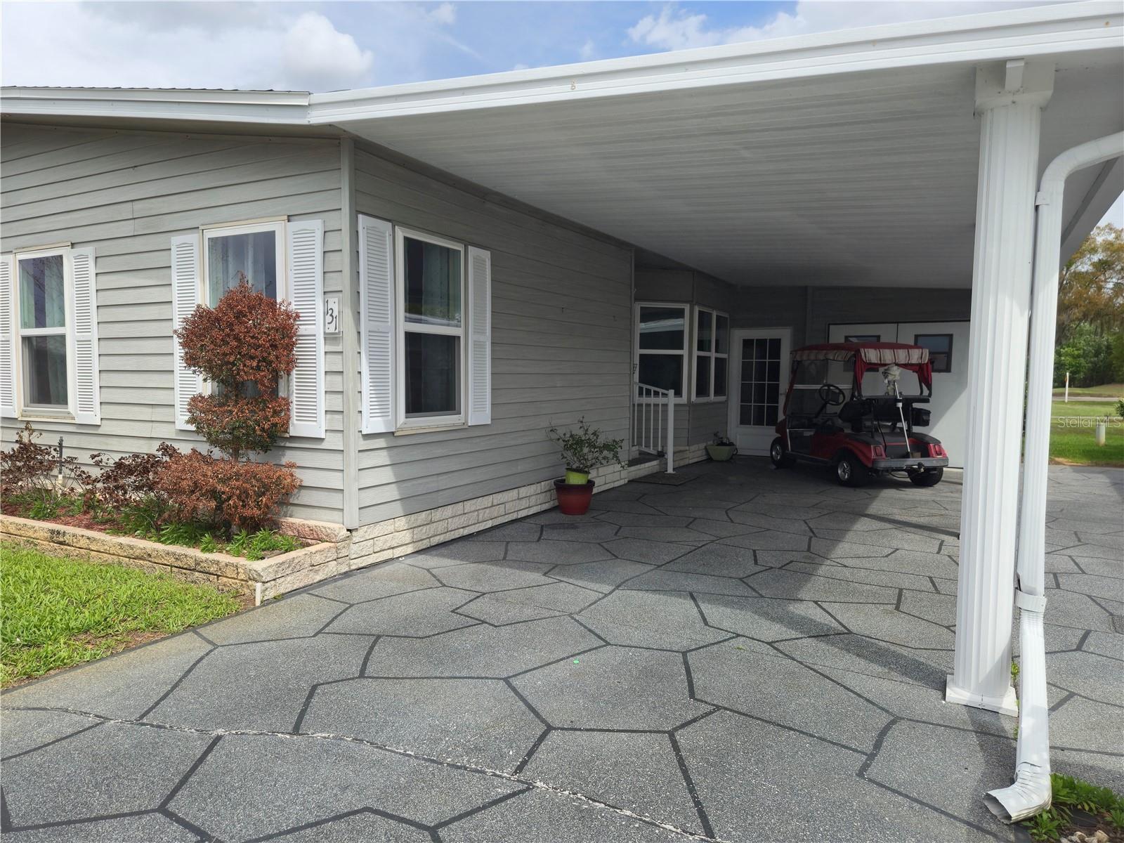 Image 2 of 100 For 131 Victoria Drive