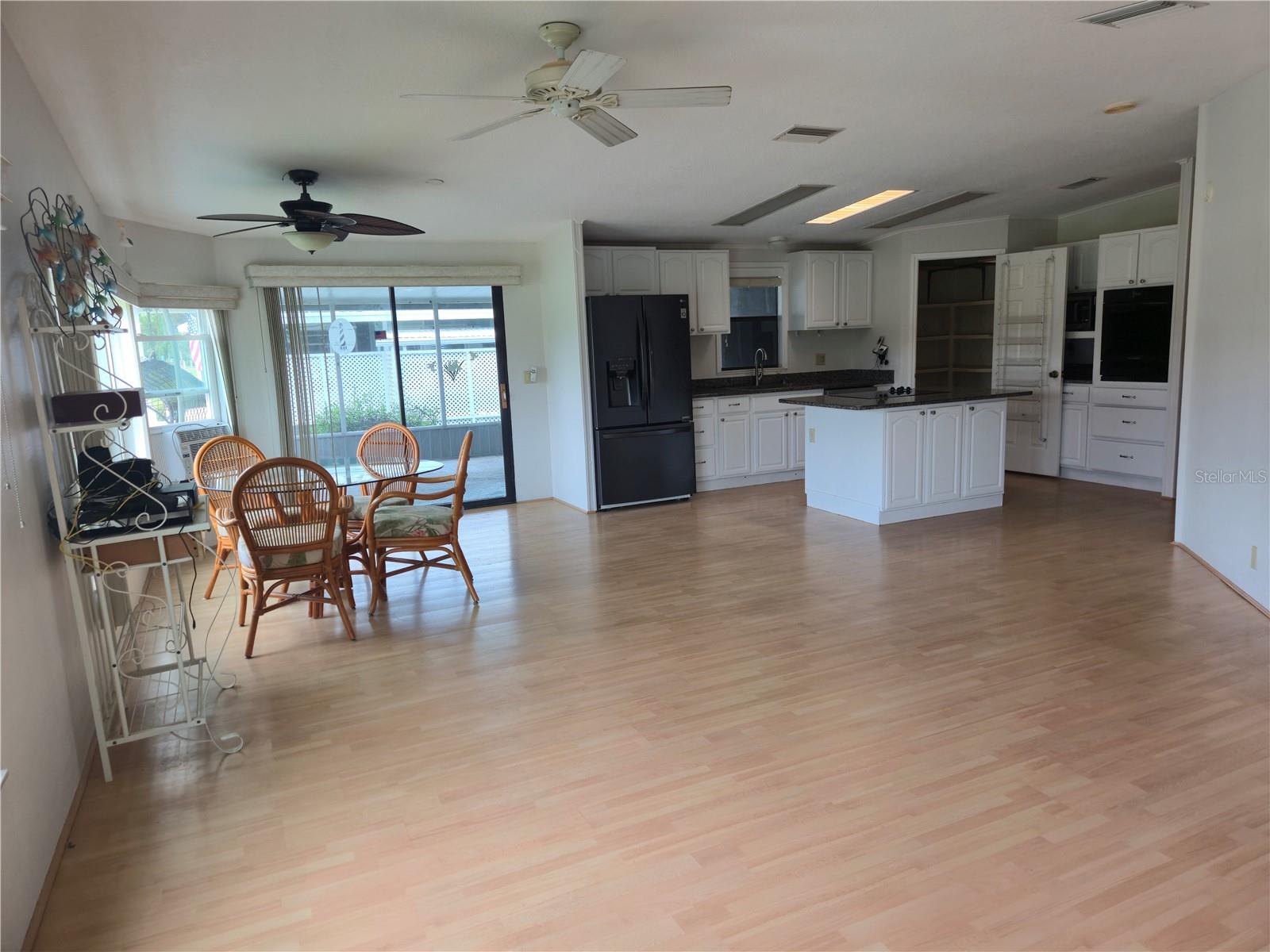 Image 22 of 100 For 131 Victoria Drive