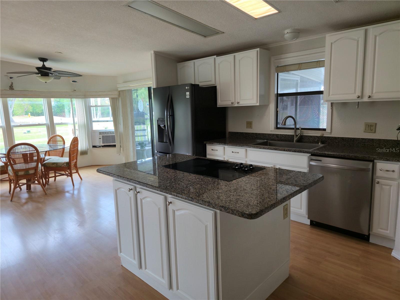 Image 24 of 100 For 131 Victoria Drive