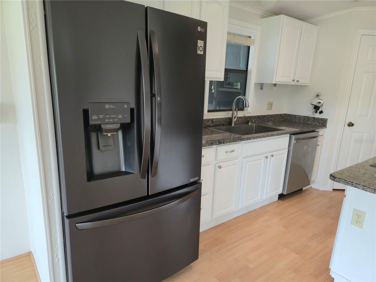 Image 25 of 100 For 131 Victoria Drive