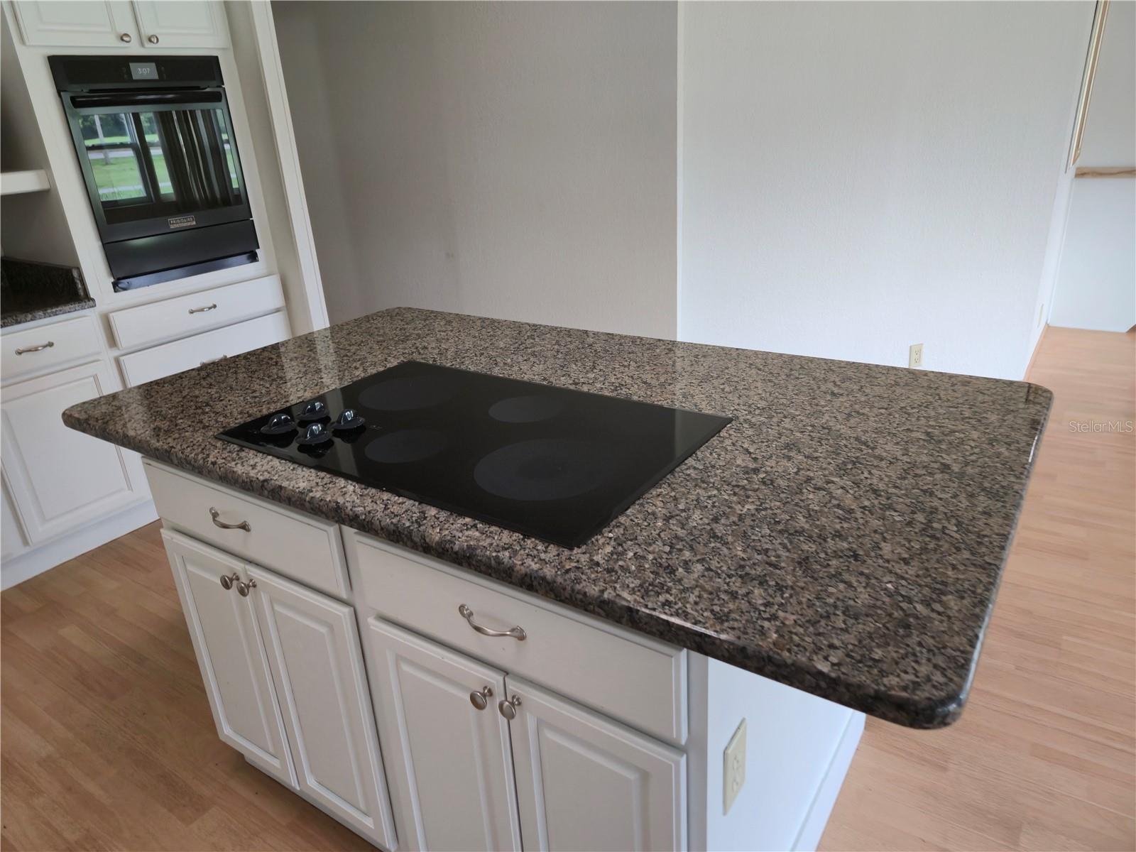 Image 26 of 100 For 131 Victoria Drive