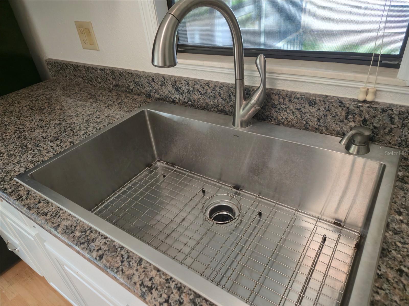 Image 28 of 100 For 131 Victoria Drive