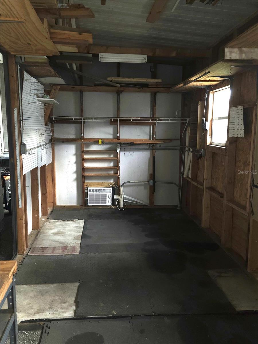 Image 33 of 100 For 131 Victoria Drive