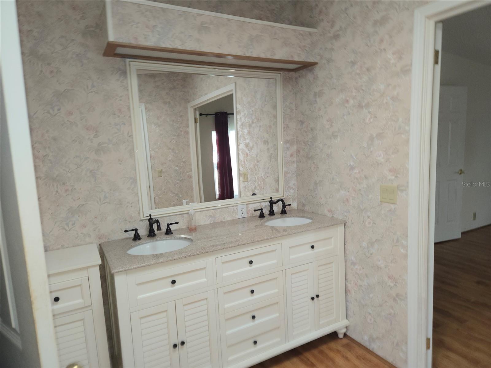 Image 45 of 100 For 131 Victoria Drive