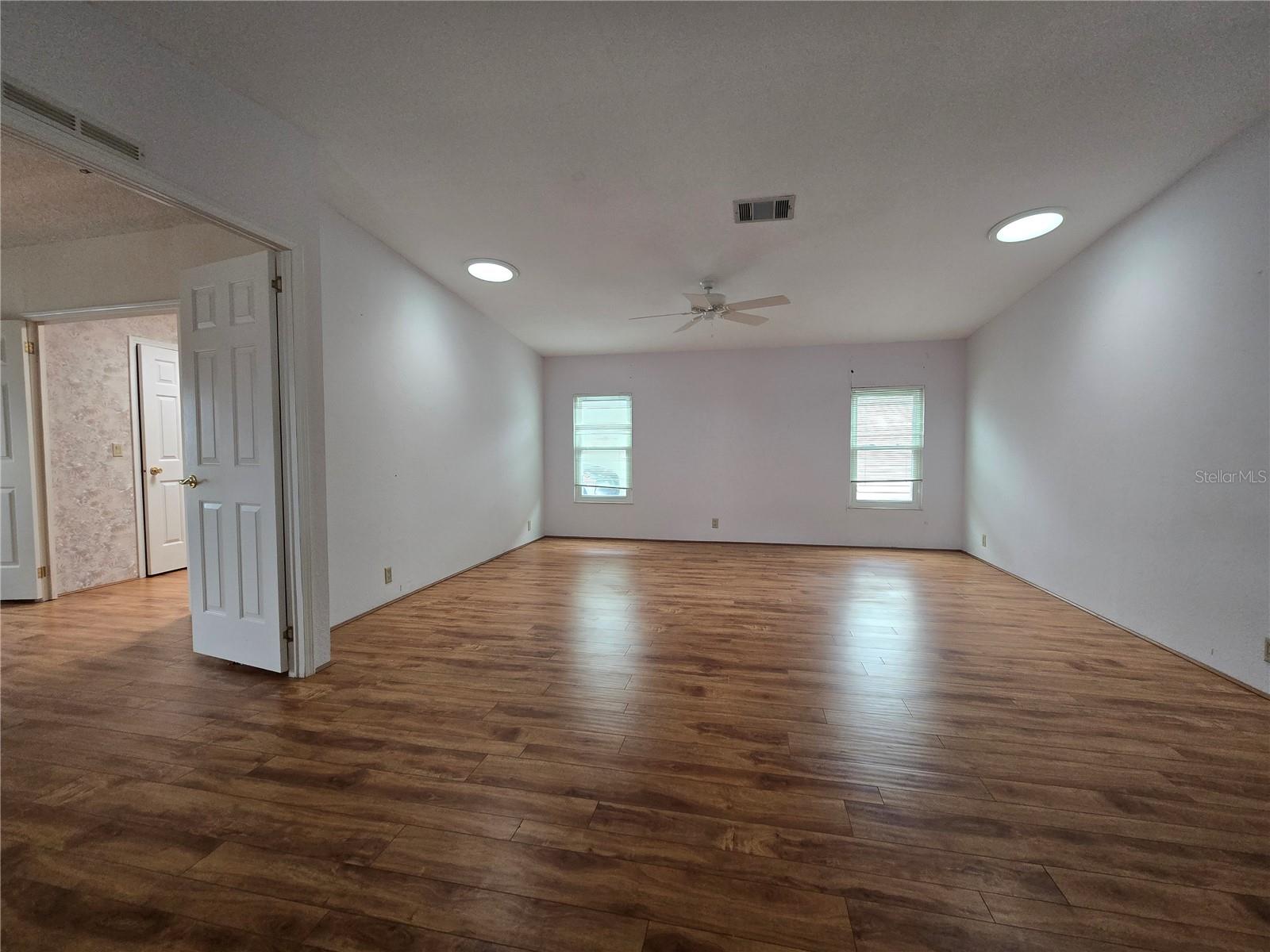 Image 50 of 100 For 131 Victoria Drive