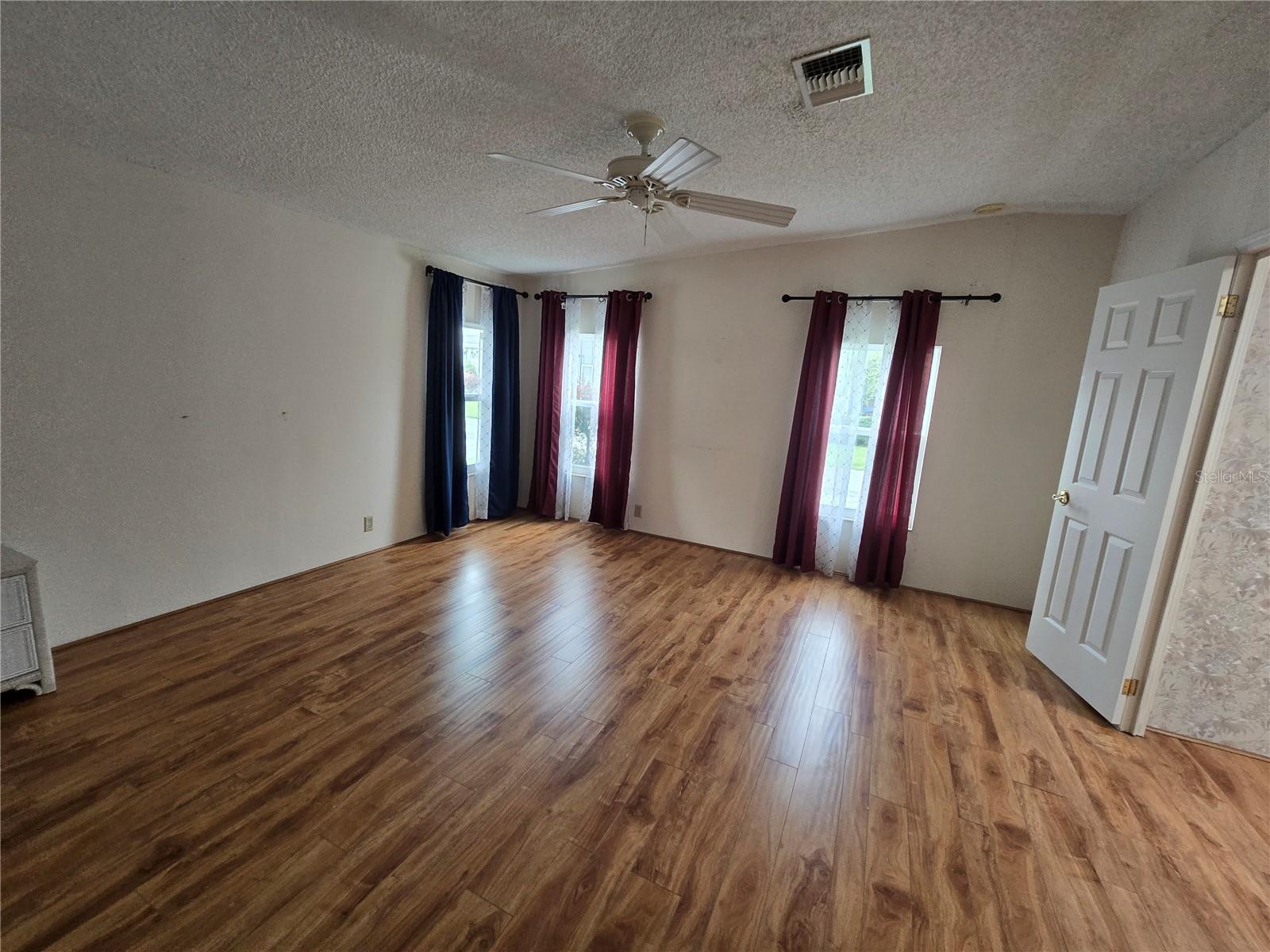 Image 53 of 100 For 131 Victoria Drive