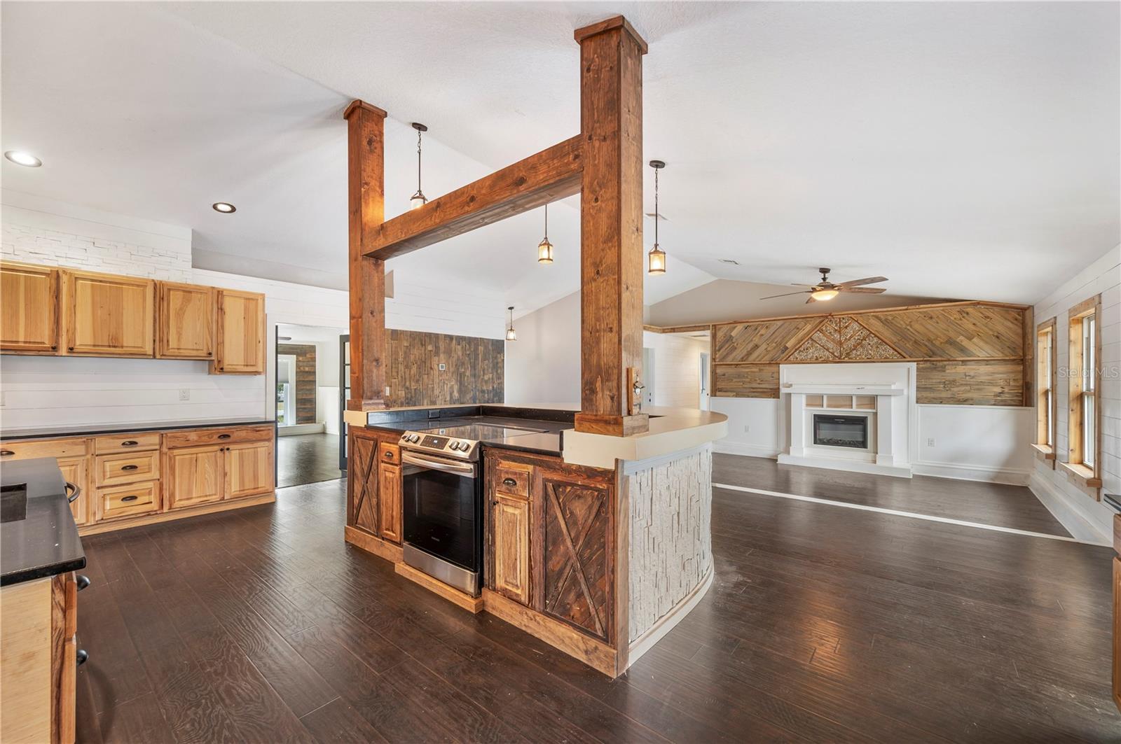 Image 14 of 43 For 132 Alachua Drive